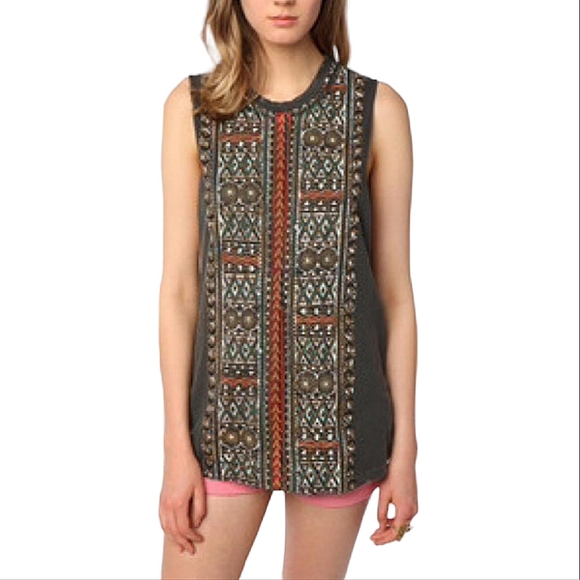 Title Unknown Tops - Distressed Tunic Muscle Tee with Graphic Size Small Gray Boho UO Tank Top Tshirt